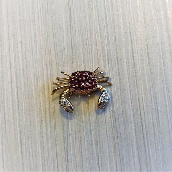 Ruby crab brooch - Picture 10 of 16